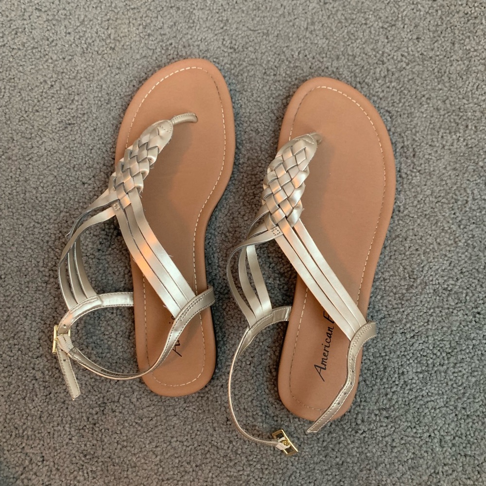 american eagle sandals